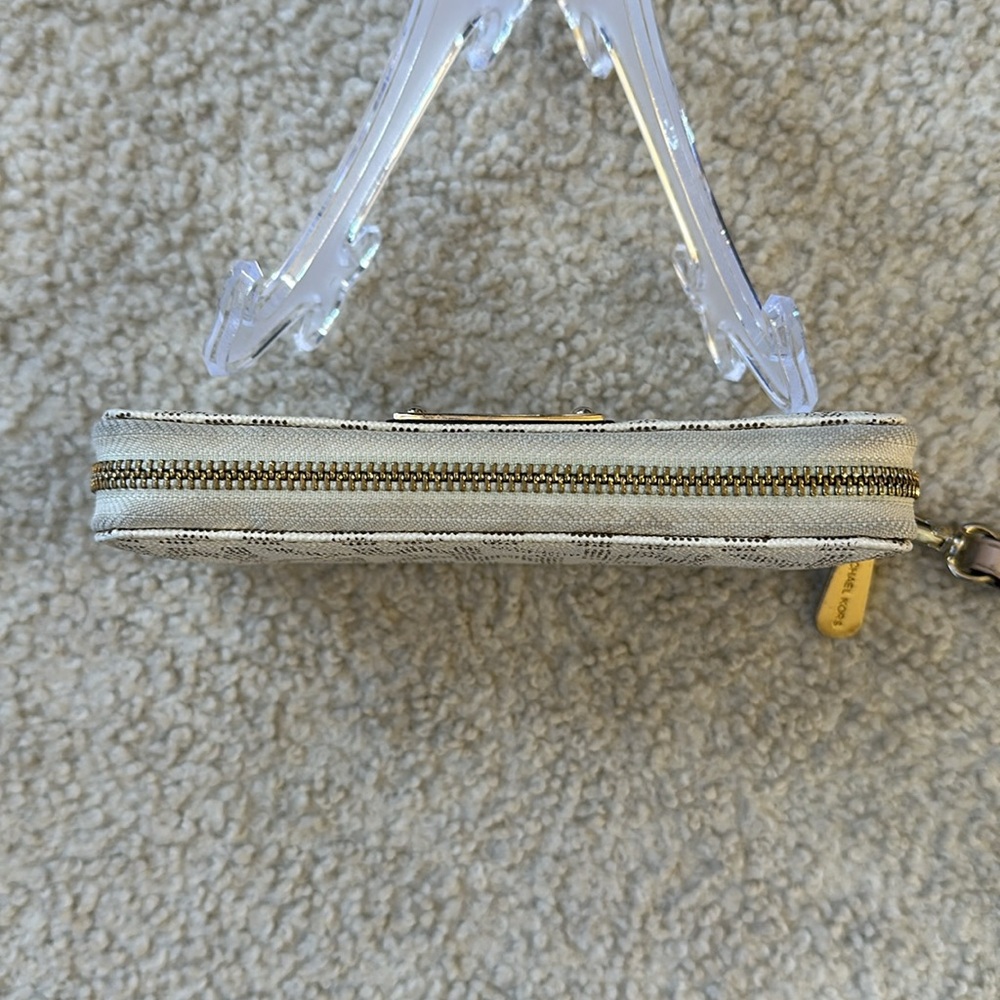 MK Signature Logo Long Wallet / Wristlet - Picture 7 of 17